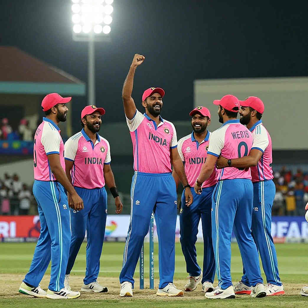 শেষ বলের নাটক: হিটকে হারাল সিক্সার্স, নায়ক টেল-এন্ডার কয়েট