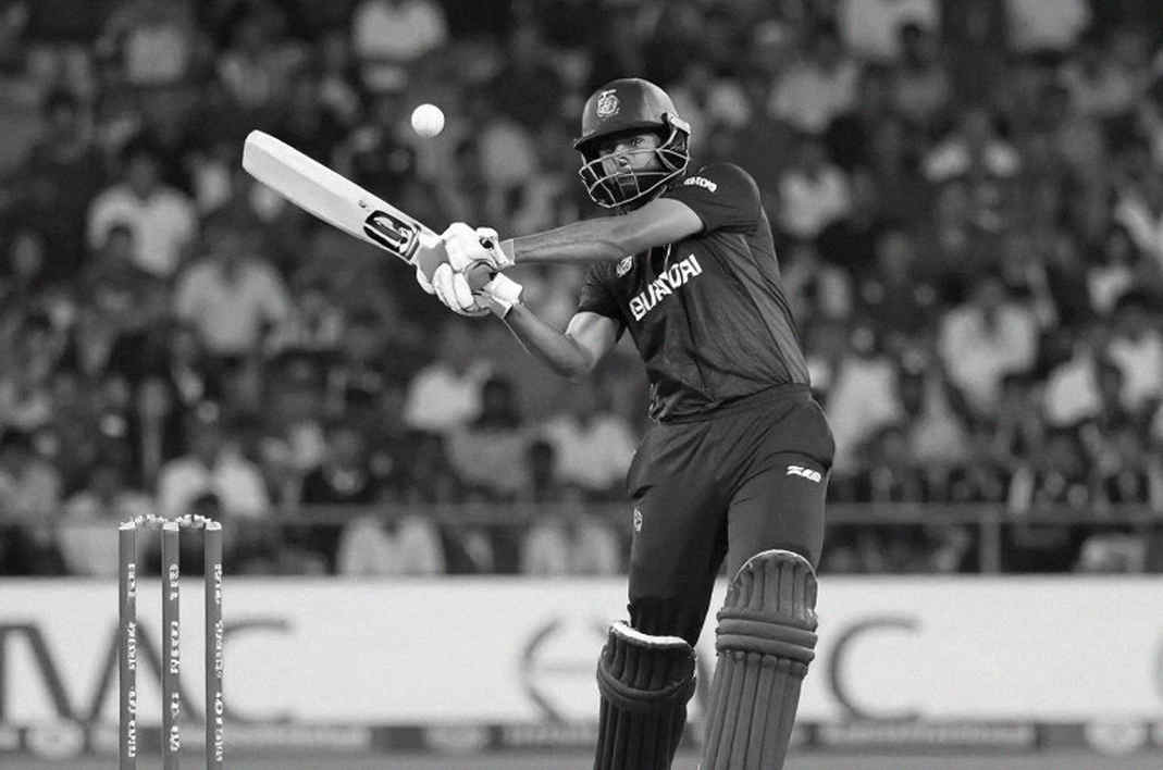 ভাড়া করা মাঠের করতালি: উপসাগরের গ্যালারি যেভাবে ক্রিকেটের ঘর বানায়, আর যে খাতায় কেউ নাম লেখে না