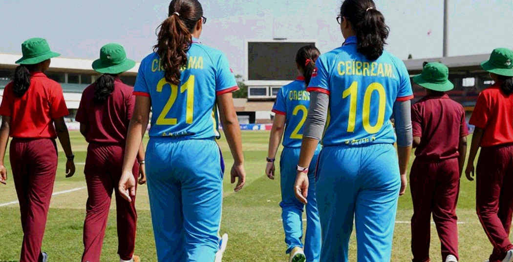 নব্বই হাজার মানুষের ভিড়ে যে নীরবতা ছিল